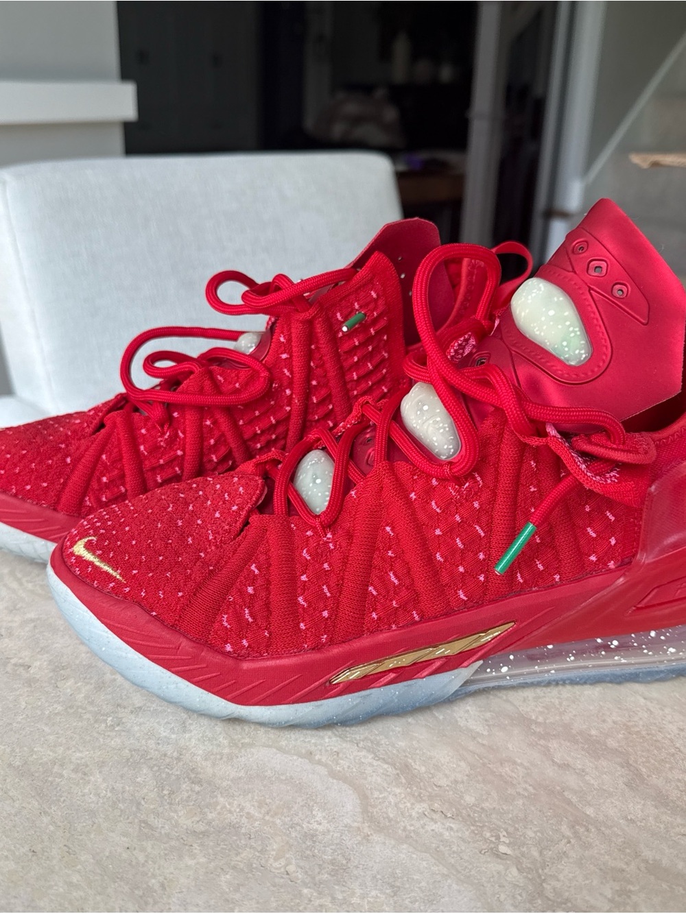 Nike LeBron 18